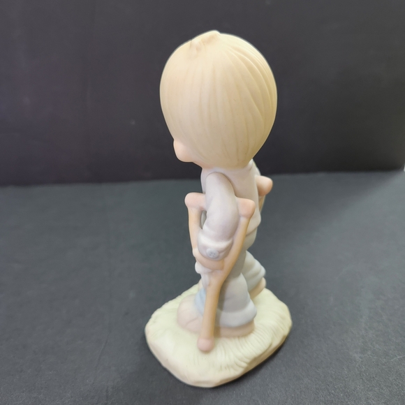 1979 Precious Moments 'He Watches Ove Usa All' Figurine E-3105 - Picture 4 of 7